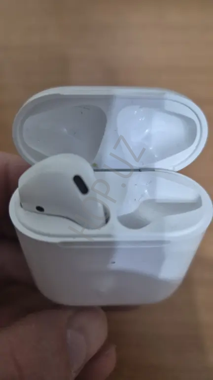 Продам 1 наушник hoco