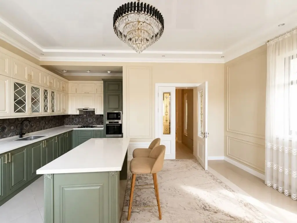 Продается дом Бий Никитина. 3,1 соток. 3 уровня дом. 350м²
