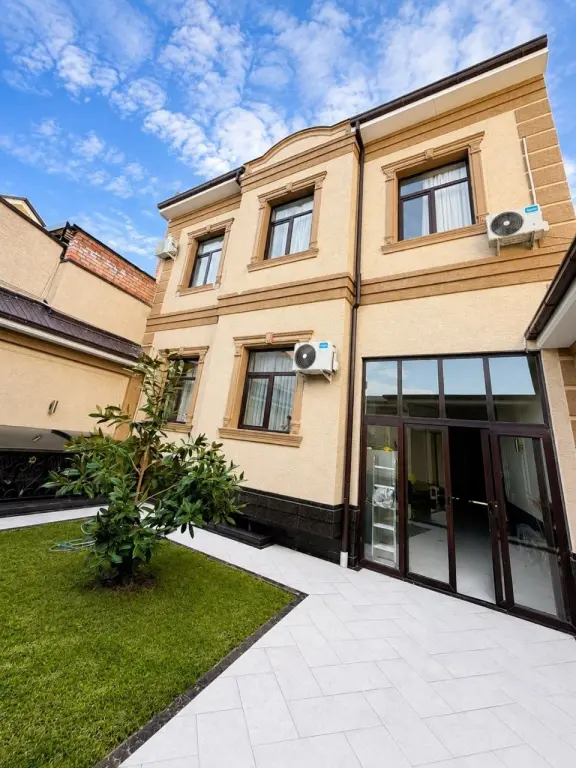 Продается дом Бий Никитина. 3,1 соток. 3 уровня дом. 350м²
