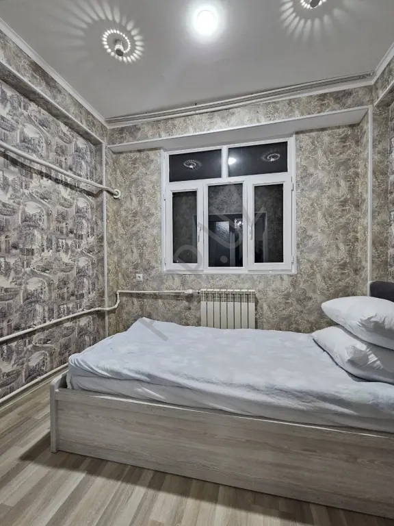 Аренда. Буюк Ипак Йули 1в2/4/4 42м².