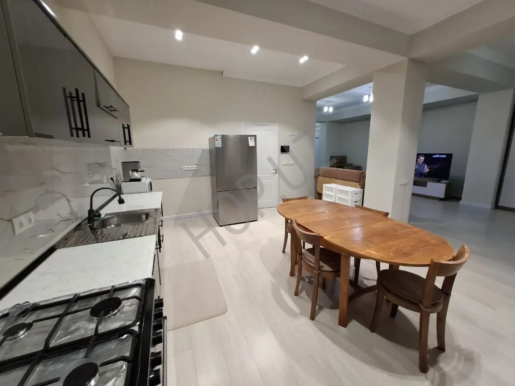 Мирзо Улугбекский р-он.Карасу-6. продается дом 3 соток. 2 уровня.