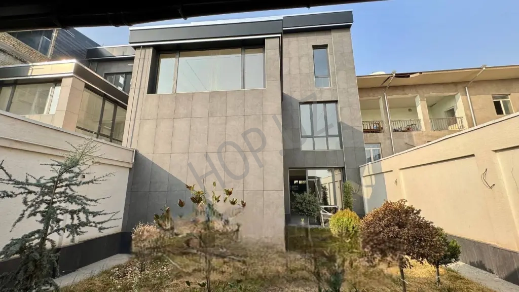 Никитина. продается Коттедж. 3 уровнч 340м²