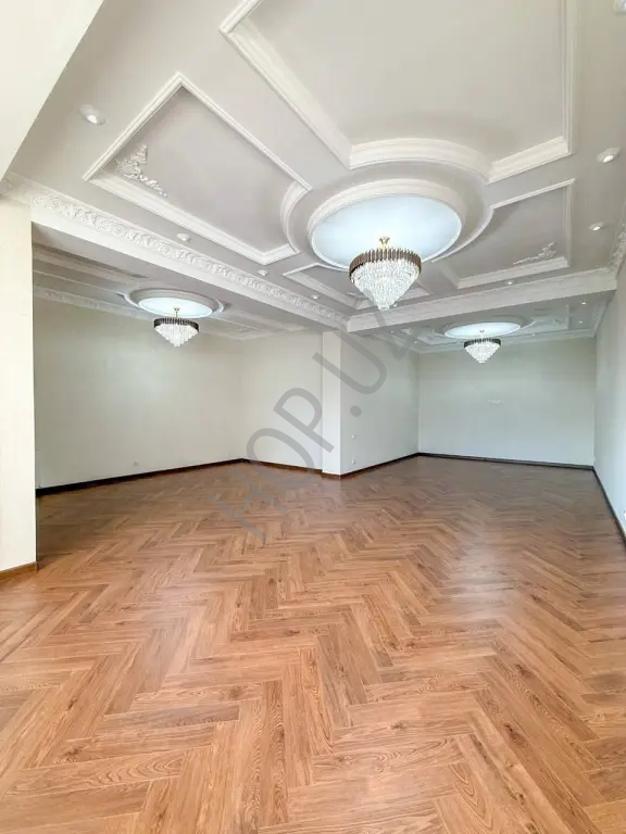 дом на Циалковского Мирзо Улугбекский р-он. 250м². 4 соток.