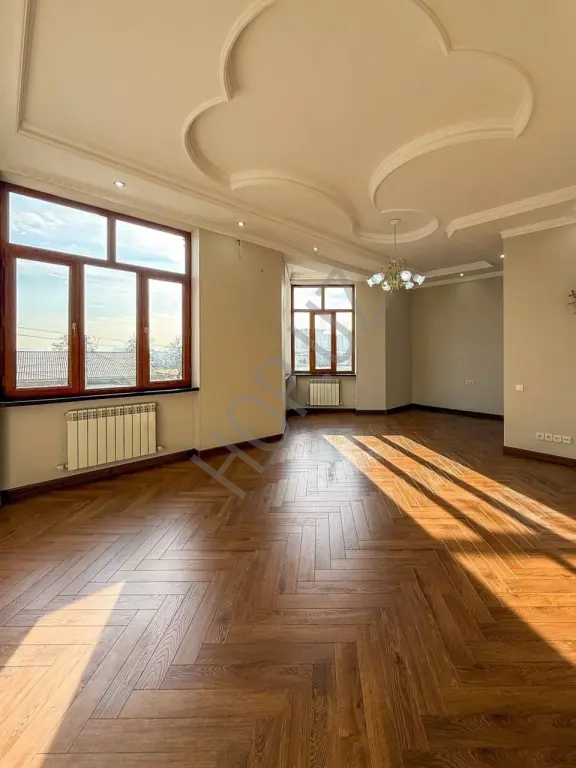 дом на Циалковского Мирзо Улугбекский р-он. 250м². 4 соток.
