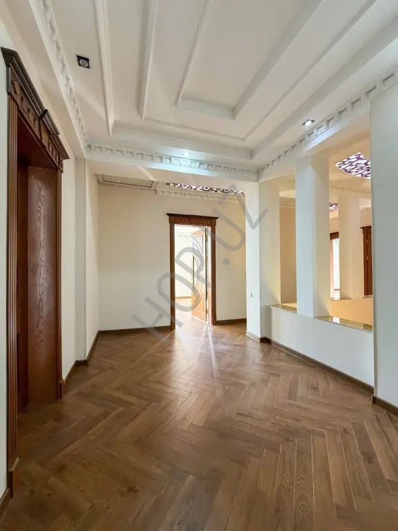 дом на Циалковского Мирзо Улугбекский р-он. 250м². 4 соток.