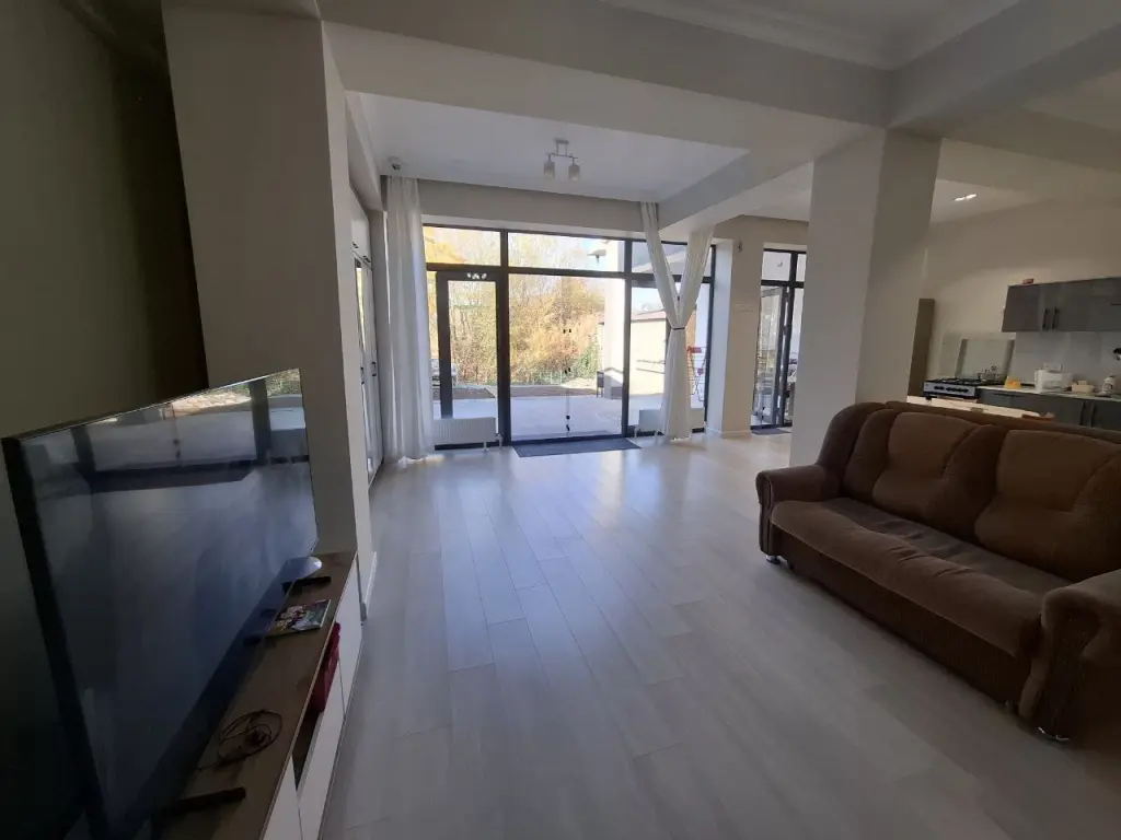 Продается Дом. Карасу-6 ул. Риштанская 3 соток. 3 уровня. 500м²