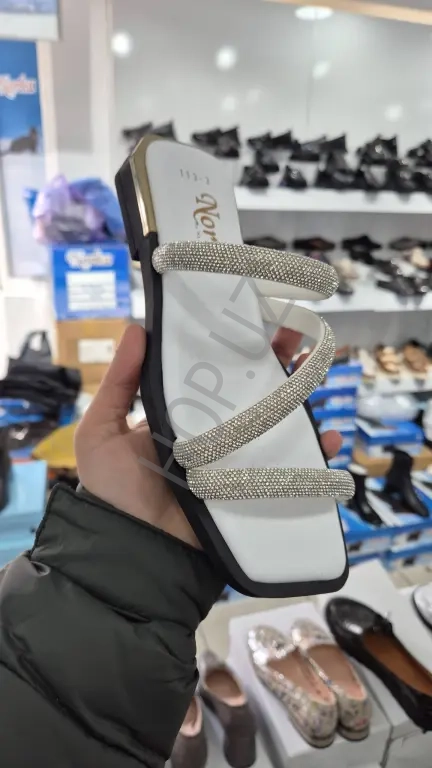 шикарная кожаная обувь