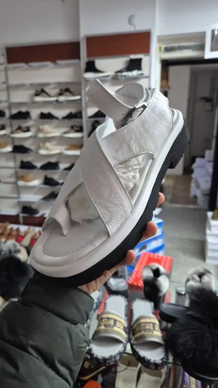 шикарная кожаная обувь