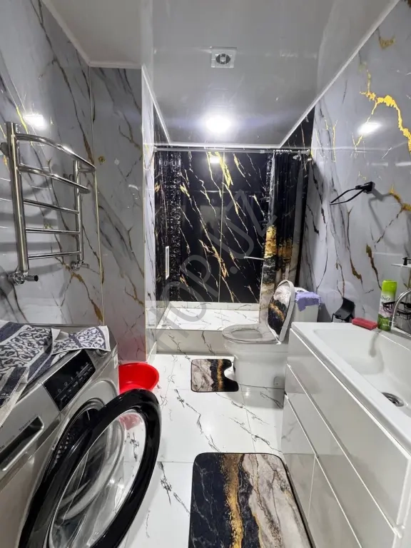 Продаётся 1-комнатная  квартира в ЖК “Neo House”Узбум Ориентир: метро Дустлик1/8/10. 42 м²