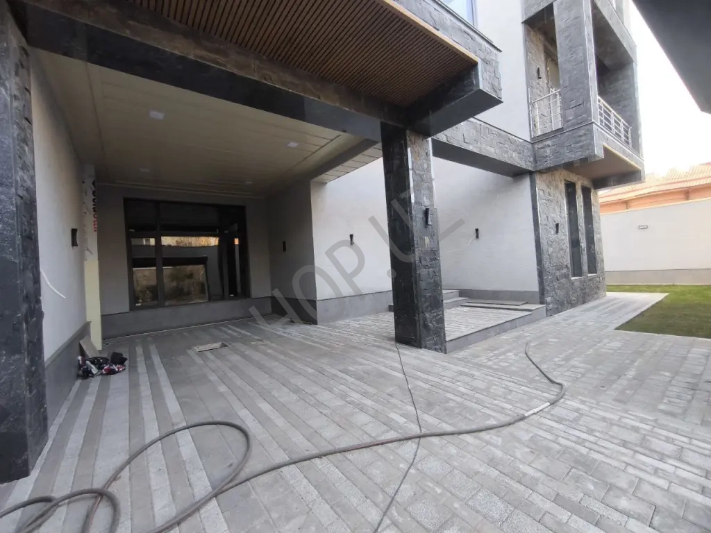 Мирзо Улугбекский р-он. Ул. Севастопольская. Евро дом.