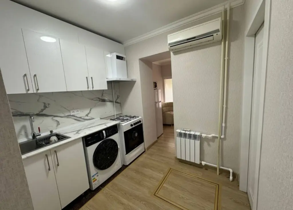 Аренда Буюк Ипак Йули 2/1/4. 33м².