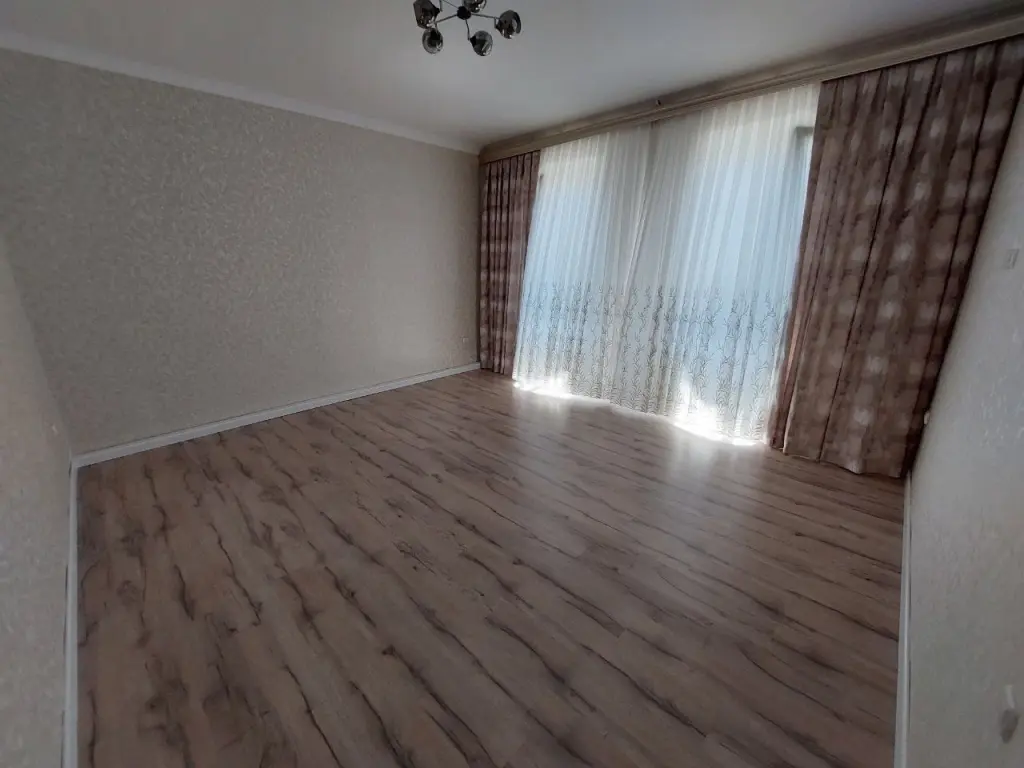 Продается Дом 200м². Мирзо Улугбекский р-он Геофизика махалля Заковат. 6 соток.