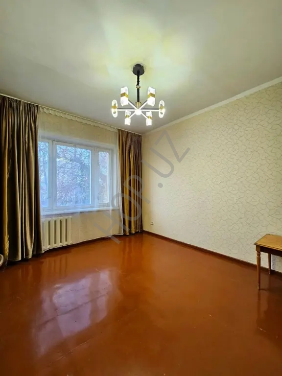 Венгерская. Аэропорт. 3/3/4 74м² Киприч 77 серия.