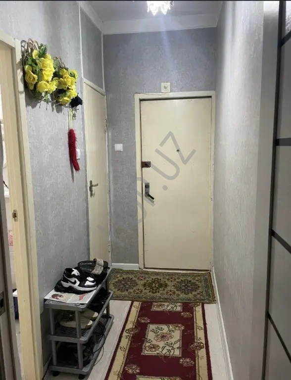 Максим Горького Художники. 2в3/5/5 48м²