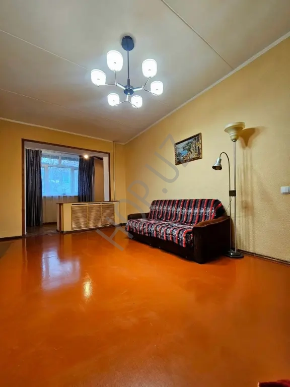 Венгерская. Аэропорт. 3/3/4 74м² Киприч 77 серия.