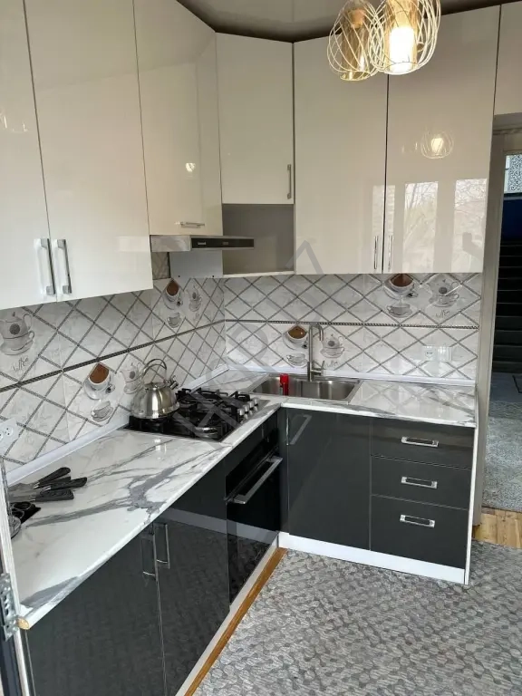 Мирзо Улугбекский р-он.Буз-2 2/4/5 40м² Кирпич.