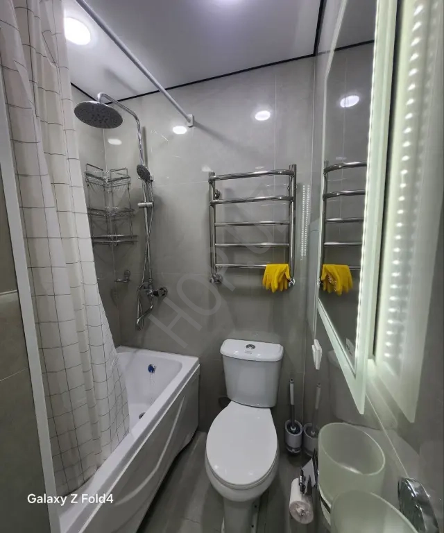 Мирзо Улугбекский р-он Ялангач 1/3/4 28м² Кирпич