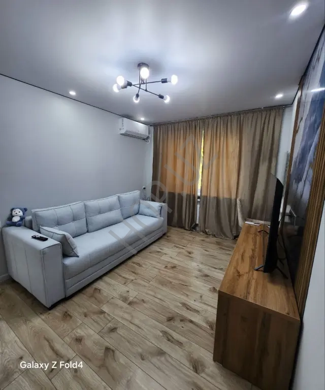 Мирзо Улугбекский р-он Ялангач 1/3/4 28м² Кирпич