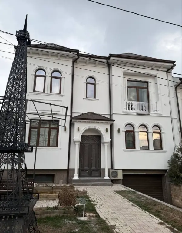 Продается Дом 3 уровня 6 комнат. 200м². 1,5 соток