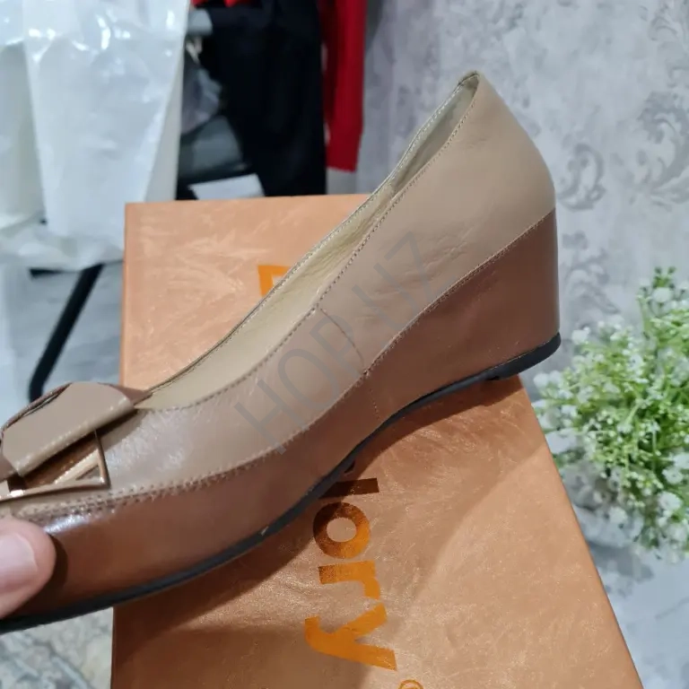 Продам новые туфли на сплошной подошве