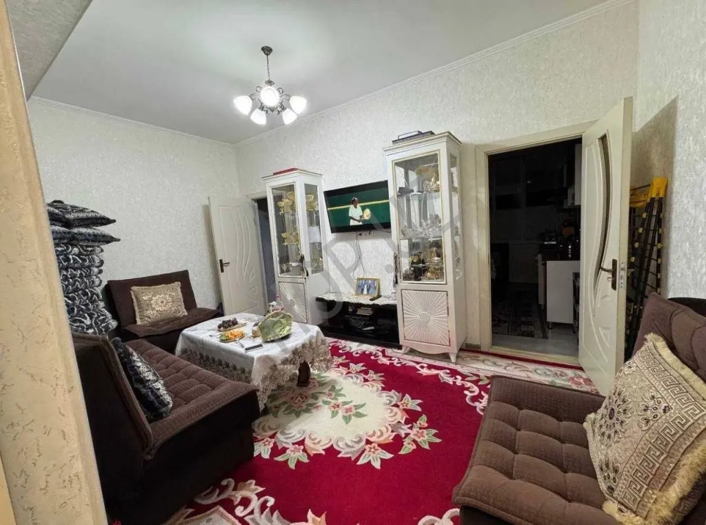 Яшнабадский р-он Шастри. 2/1/4 42 м² Кирпич.