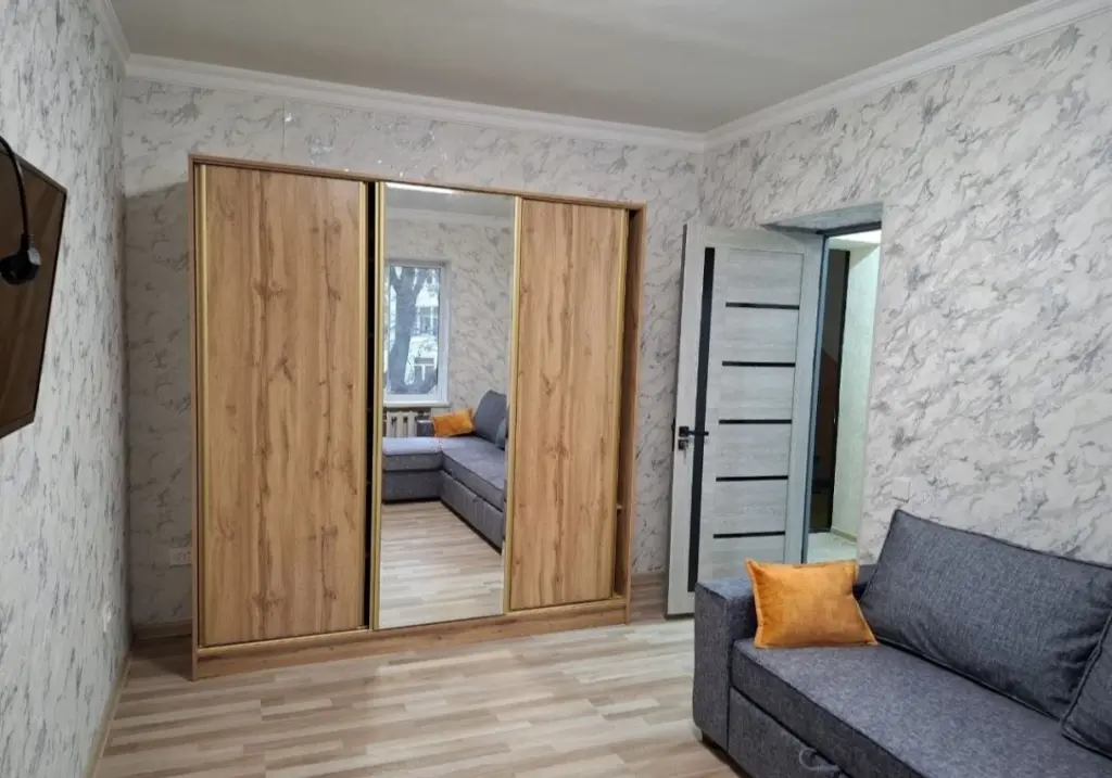 Аренда квартирыБуюк Ипак Йули 1/4/4 40м² Кирпич