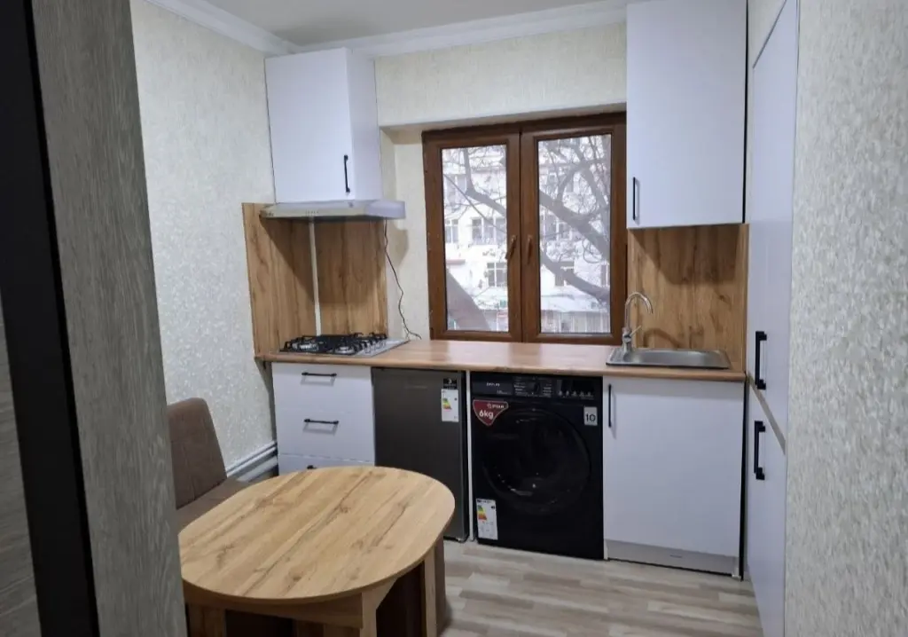 Аренда квартирыБуюк Ипак Йули 1/4/4 40м² Кирпич