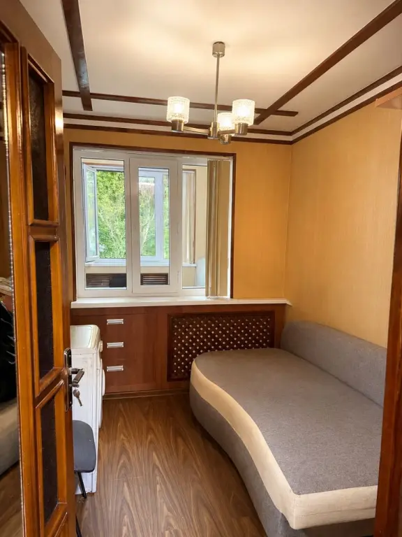 Аренда. Буюк Ипак Йули. 2/2/4, 50м².