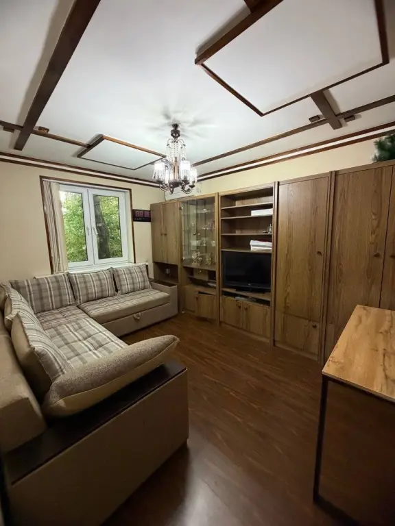 Аренда. Буюк Ипак Йули. 2/2/4, 50м².