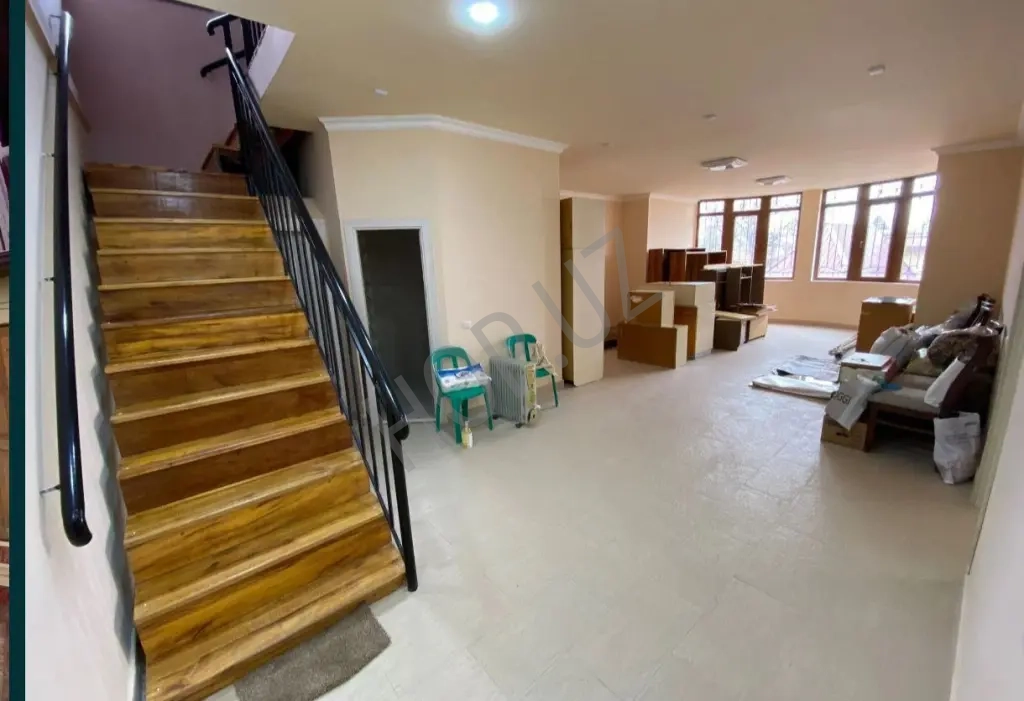 Циалковский. прлдается дом. 250м². 3 уровня.