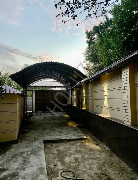 Циалковский. прлдается дом. 250м². 3 уровня.