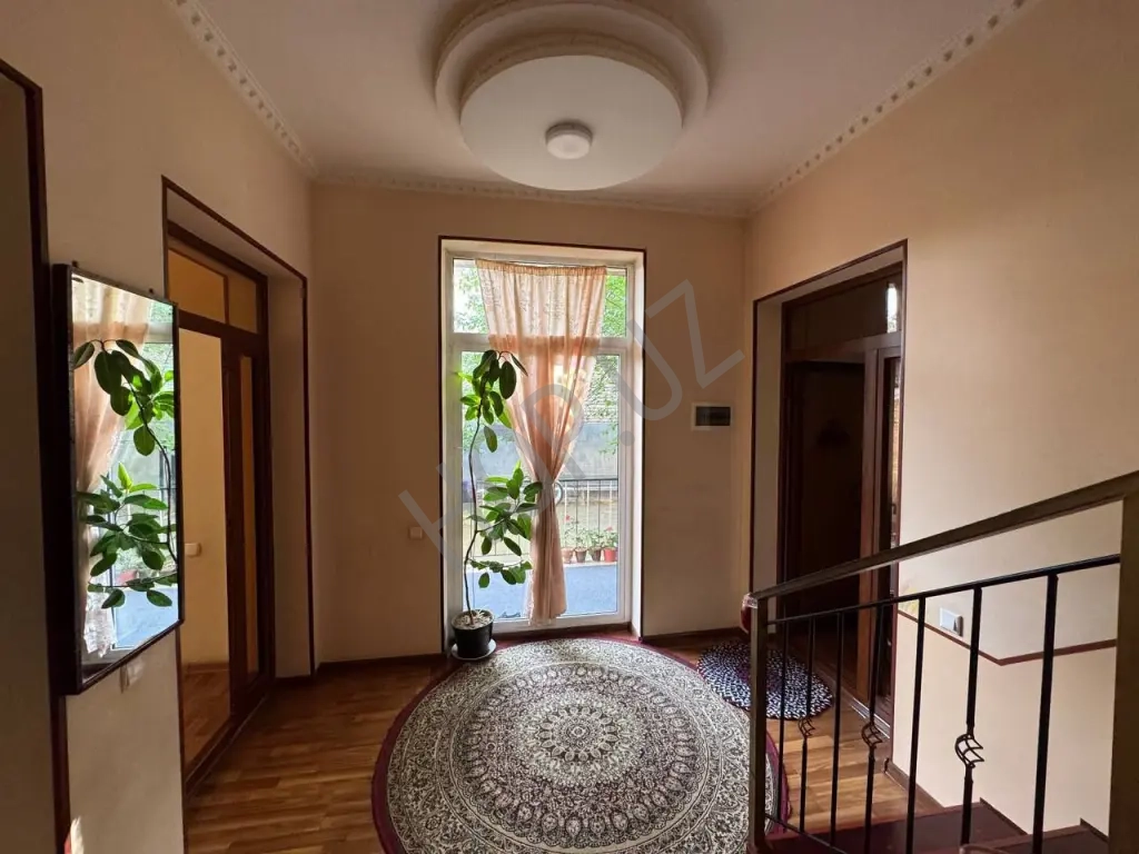 Продается Дом. Мирзо Улугбекский р-он Военный Госпиталь. 2 уровня. 137м²