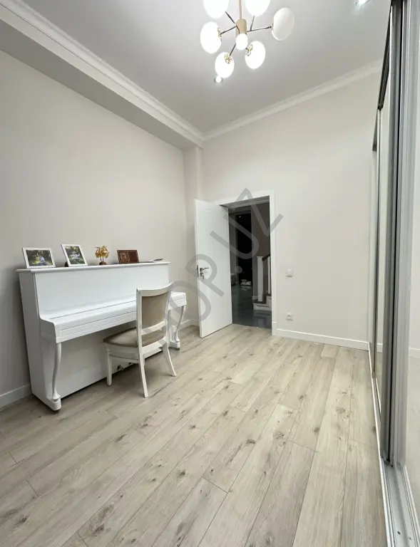 Дурмень Кибрайский район. Таунхаус 3 уровня 250м²