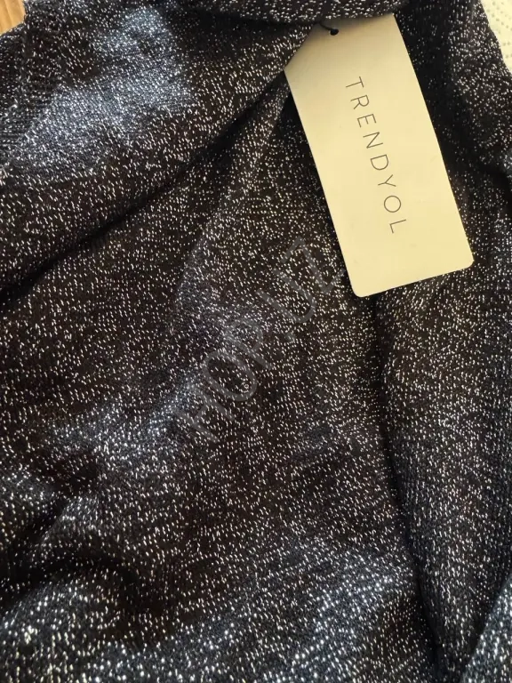 Базовый топ с люрексом