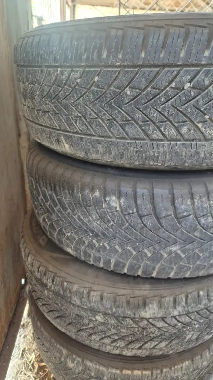 Диски с всесезонными шинами Roadmarch 195/60 R15
