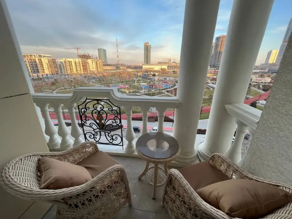 Tashkent City, Boulevard: 3 xonali kvartira ijaraga, 100 m², 6/7