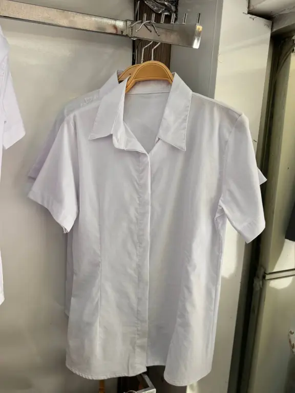 Продам детские рубашки к школе