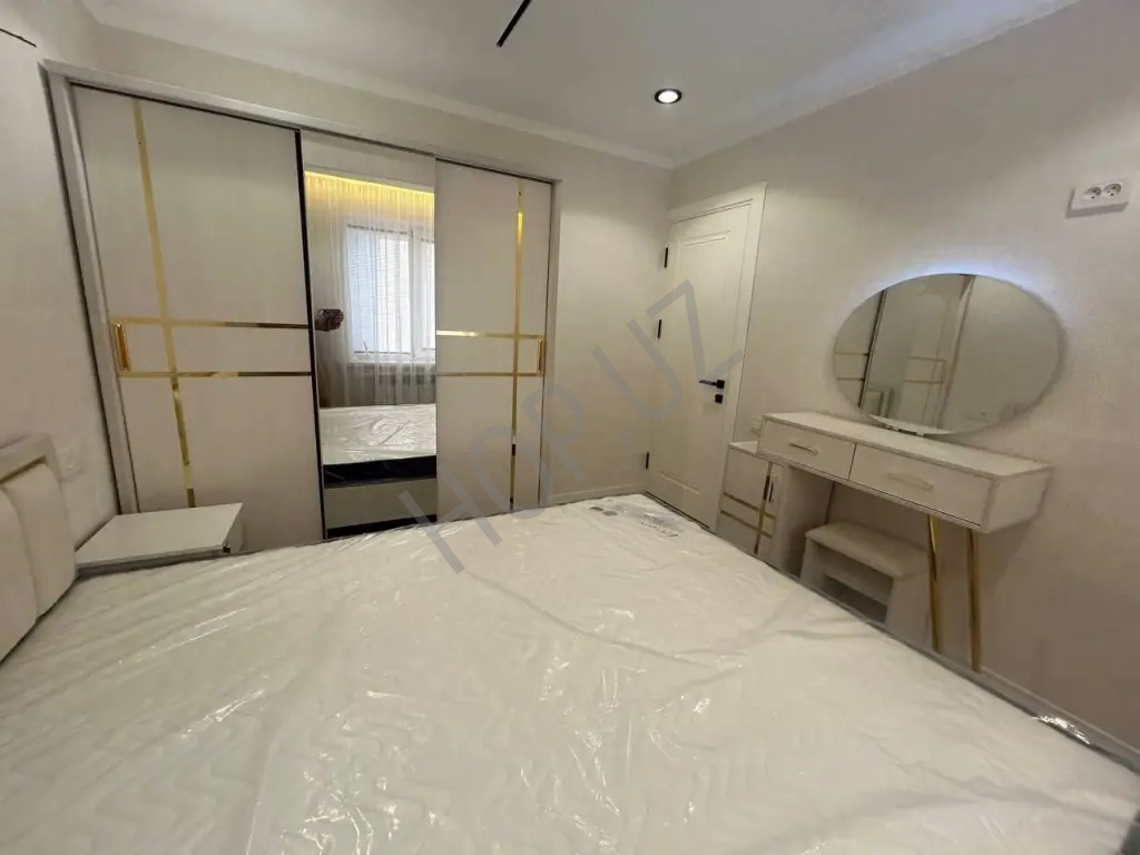 Буюк Ипак Йули Саехат. 2в3/3/5. 43м²