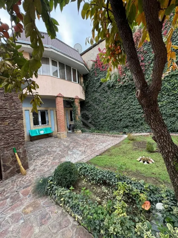 Дархан Тельмана. прлдается дом. 200м² 2 сотки земли