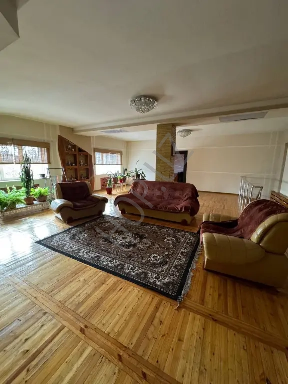 Дархан Тельмана. прлдается дом. 200м² 2 сотки земли