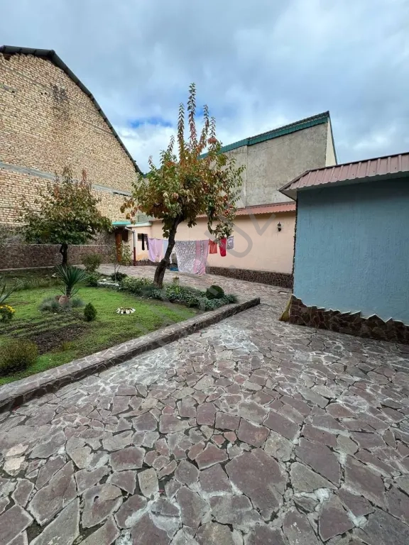 Дархан Тельмана. прлдается дом. 200м² 2 сотки земли