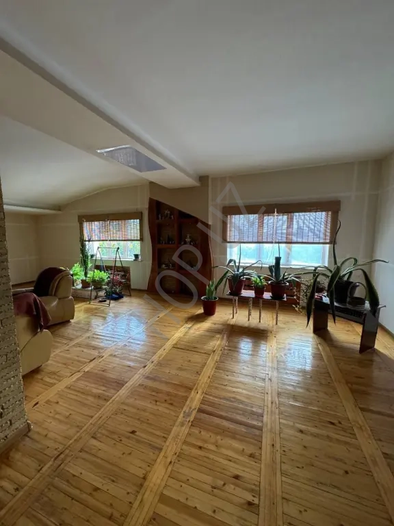 Дархан Тельмана. прлдается дом. 200м² 2 сотки земли