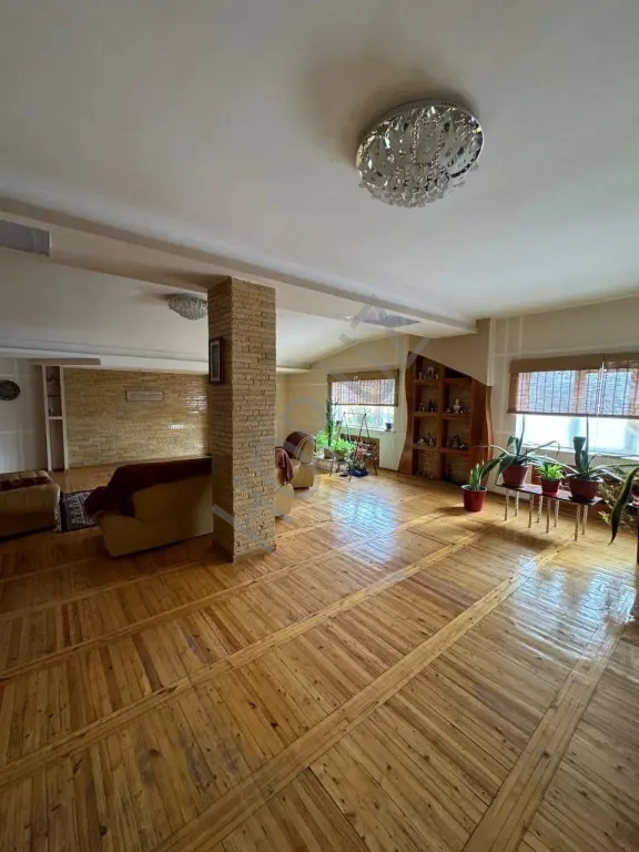 Дархан Тельмана. прлдается дом. 200м² 2 сотки земли