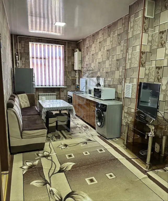 Мирзо Улугбекский р-он. Ксрасу-1. 2/2/4 62м²