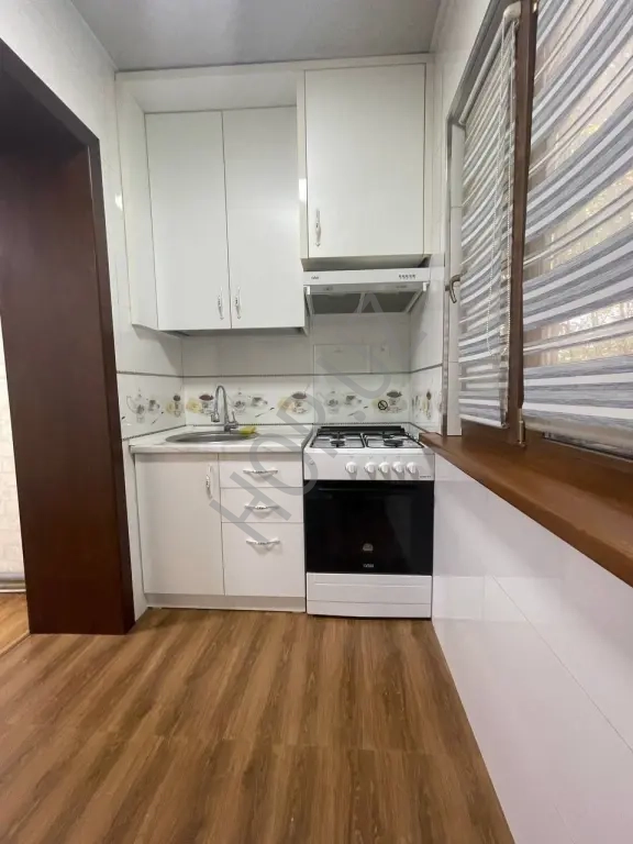 Мирзо Улугбекский р-он Академ Городок. 1/2/4. 28м²