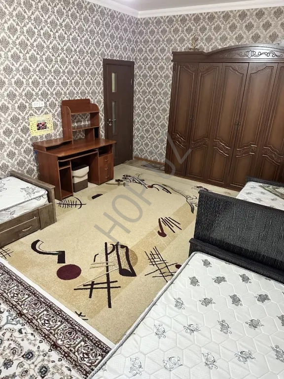 Мирзо Улугбекский р-он. Ксрасу-1. 2/2/4 62м²