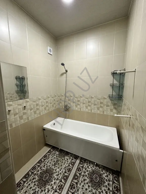 Мирзо Улугбекский р-он. Ксрасу-1. 2/2/4 62м²