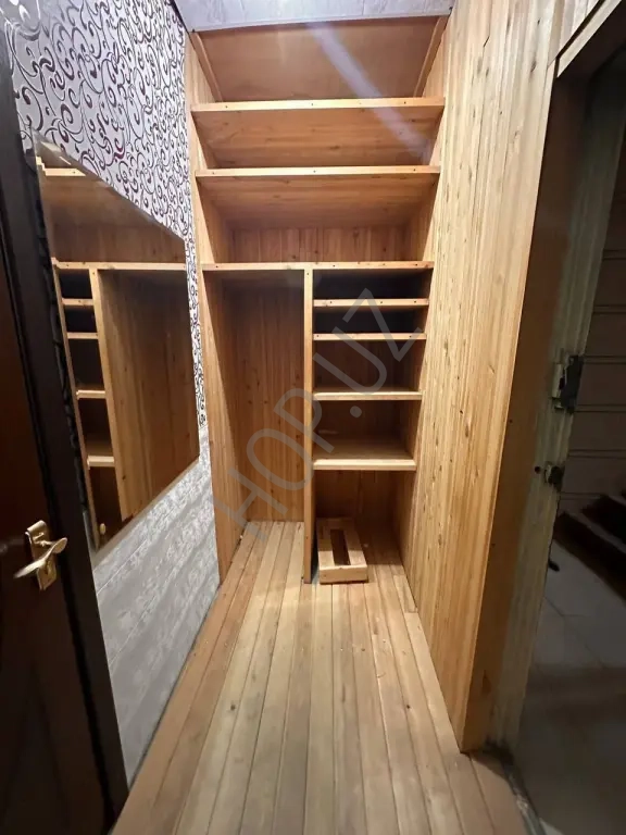 Мирзо Улугбекский р-он Ялангач. 2/2/4 32м²