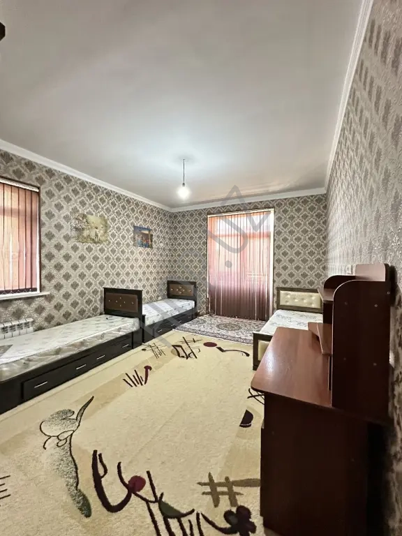 Мирзо Улугбекский р-он. Ксрасу-1. 2/2/4 62м²