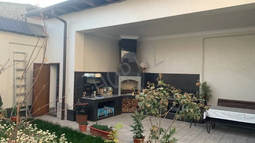 Амир Темур махалля Ор-р Трюфель. дом 2 уровня. 6 комнат.